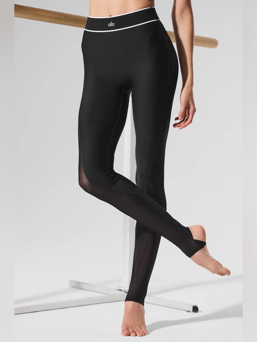 ALO Yoga Airlift Mesh High-Waist Darling Stirrup Legging M New